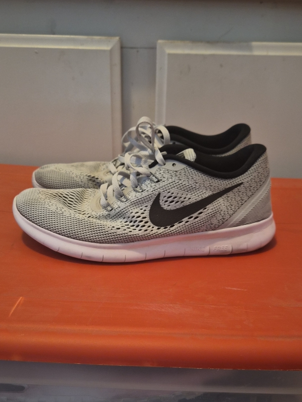 Nike Women's White and Black Knit Running Sneakers